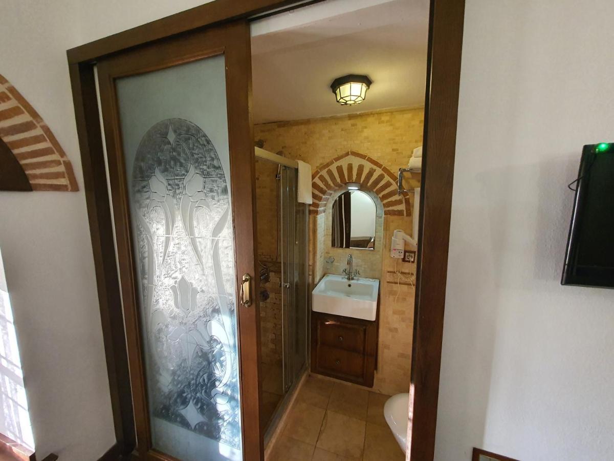 Cesme Kanuni Kervansaray Historical Hotel Bagian luar foto
