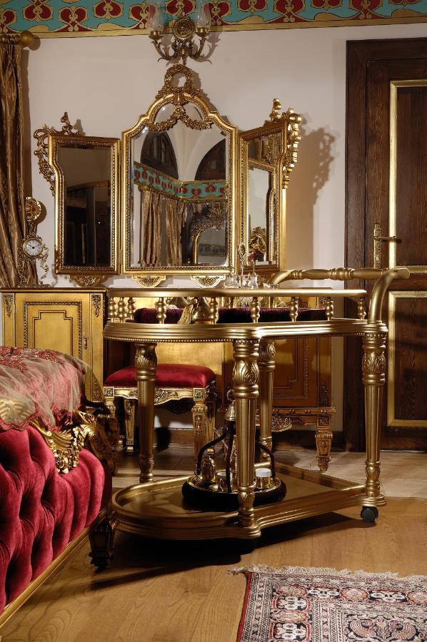 Cesme Kanuni Kervansaray Historical Hotel Bagian luar foto