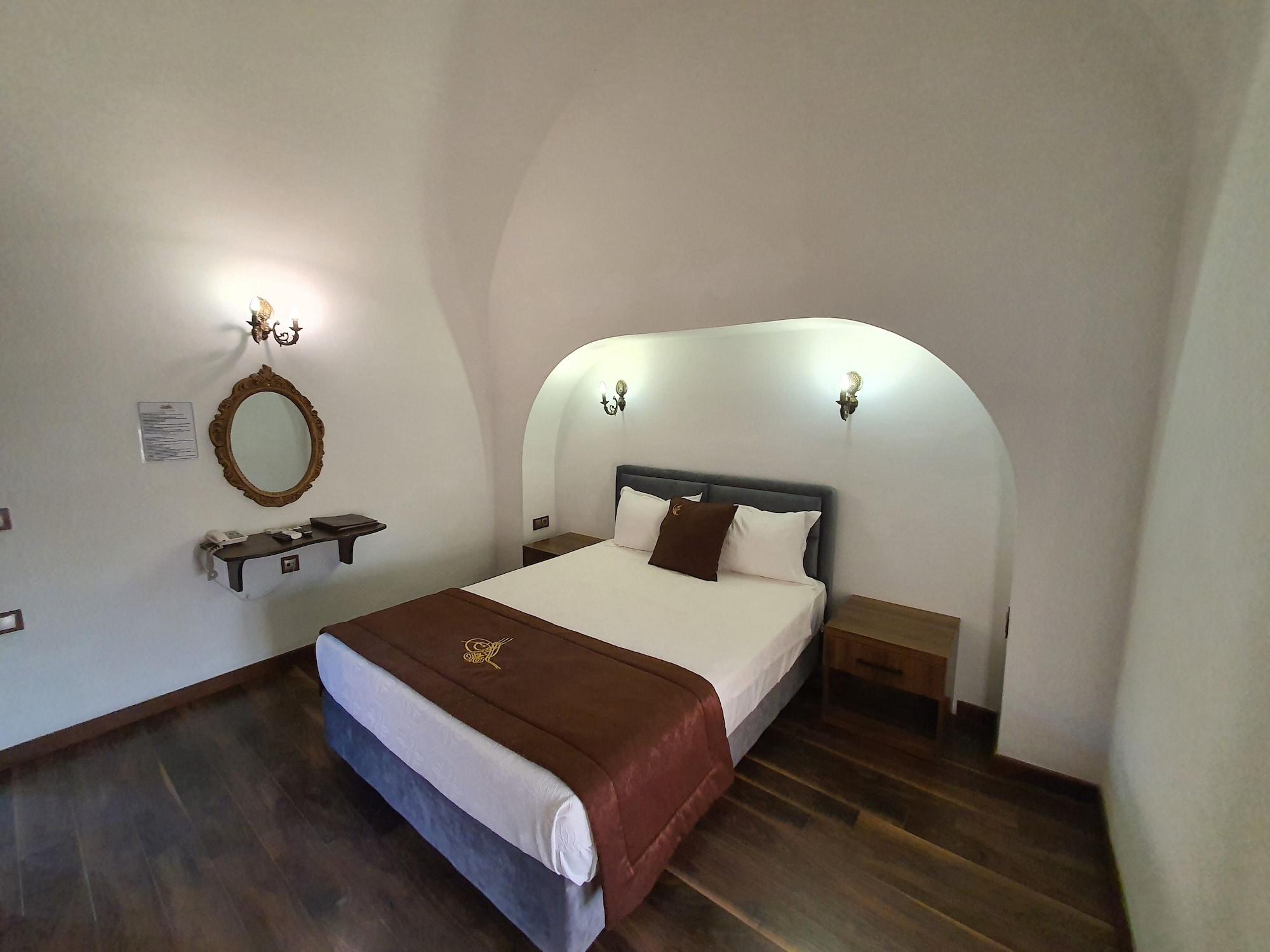 Cesme Kanuni Kervansaray Historical Hotel Bagian luar foto