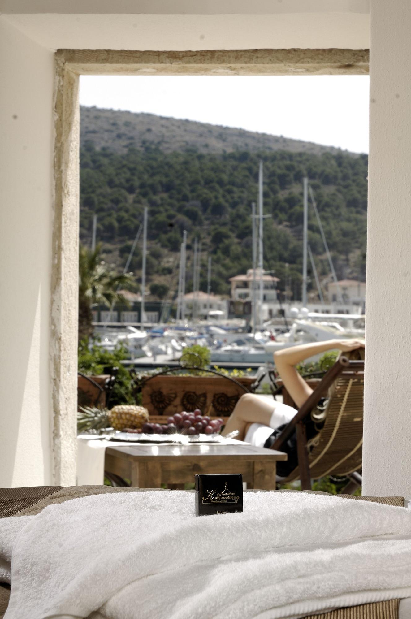 Cesme Kanuni Kervansaray Historical Hotel Bagian luar foto