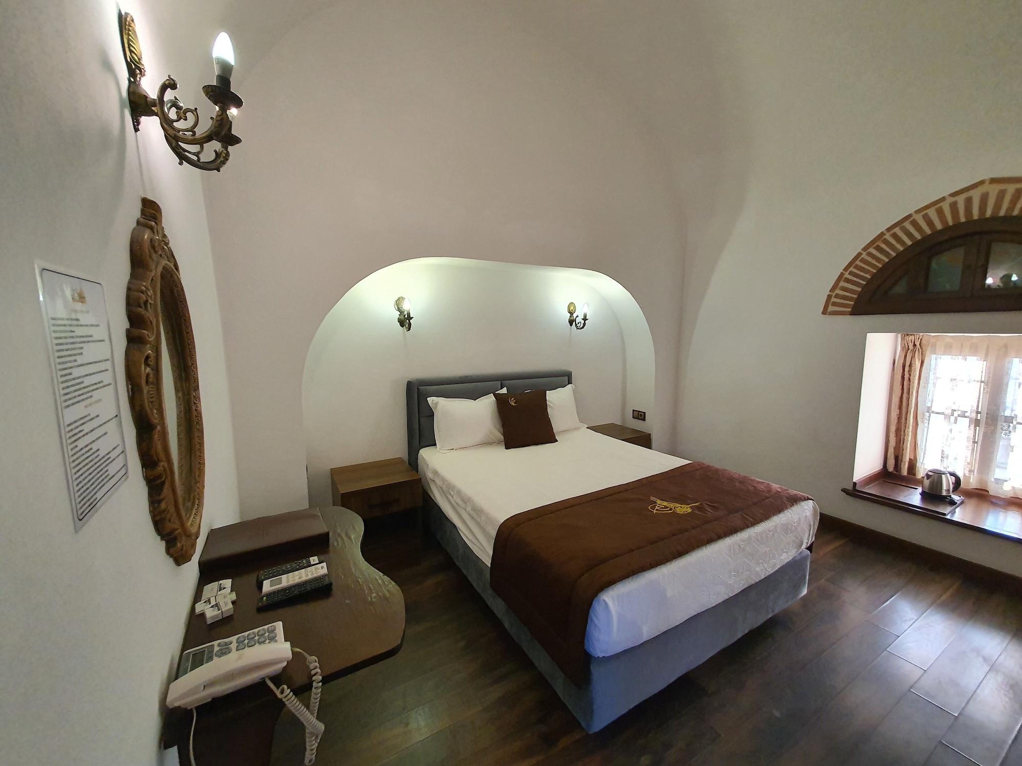 Cesme Kanuni Kervansaray Historical Hotel Bagian luar foto