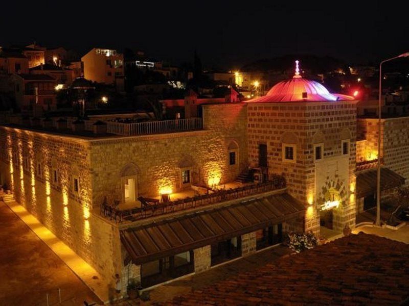 Cesme Kanuni Kervansaray Historical Hotel Bagian luar foto