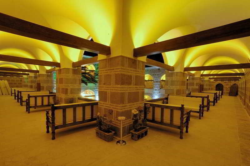 Cesme Kanuni Kervansaray Historical Hotel Bagian luar foto