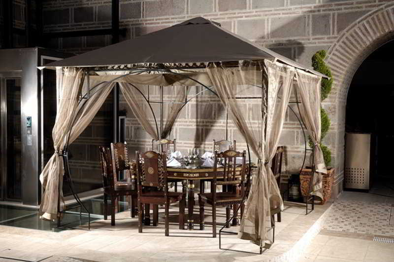 Cesme Kanuni Kervansaray Historical Hotel Bagian luar foto