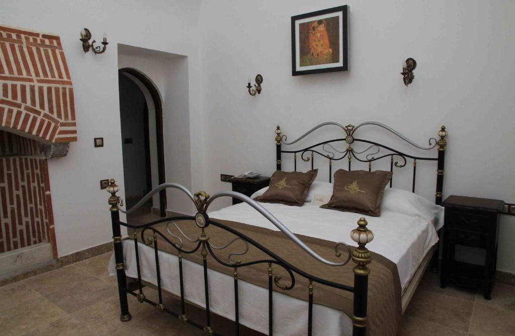 Cesme Kanuni Kervansaray Historical Hotel Ruang foto