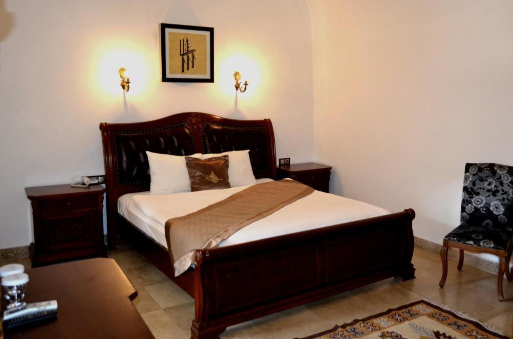 Cesme Kanuni Kervansaray Historical Hotel Ruang foto