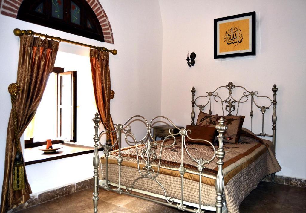 Cesme Kanuni Kervansaray Historical Hotel Ruang foto