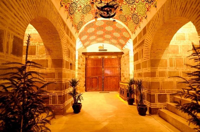Cesme Kanuni Kervansaray Historical Hotel Bagian luar foto